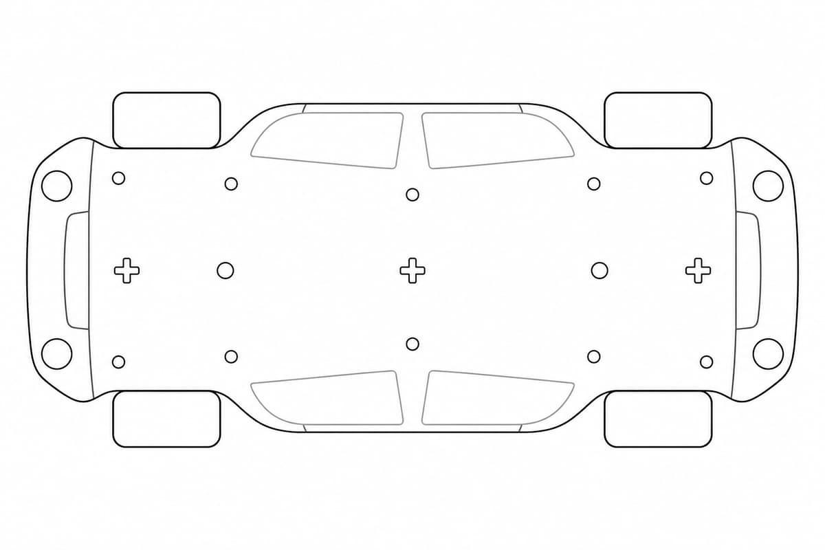 Gabarit de voiture vu de dessus avec une base rigide, des repères de roues, des contours de vitres et des points de fixation, en lignes épurées sur fond blanc.